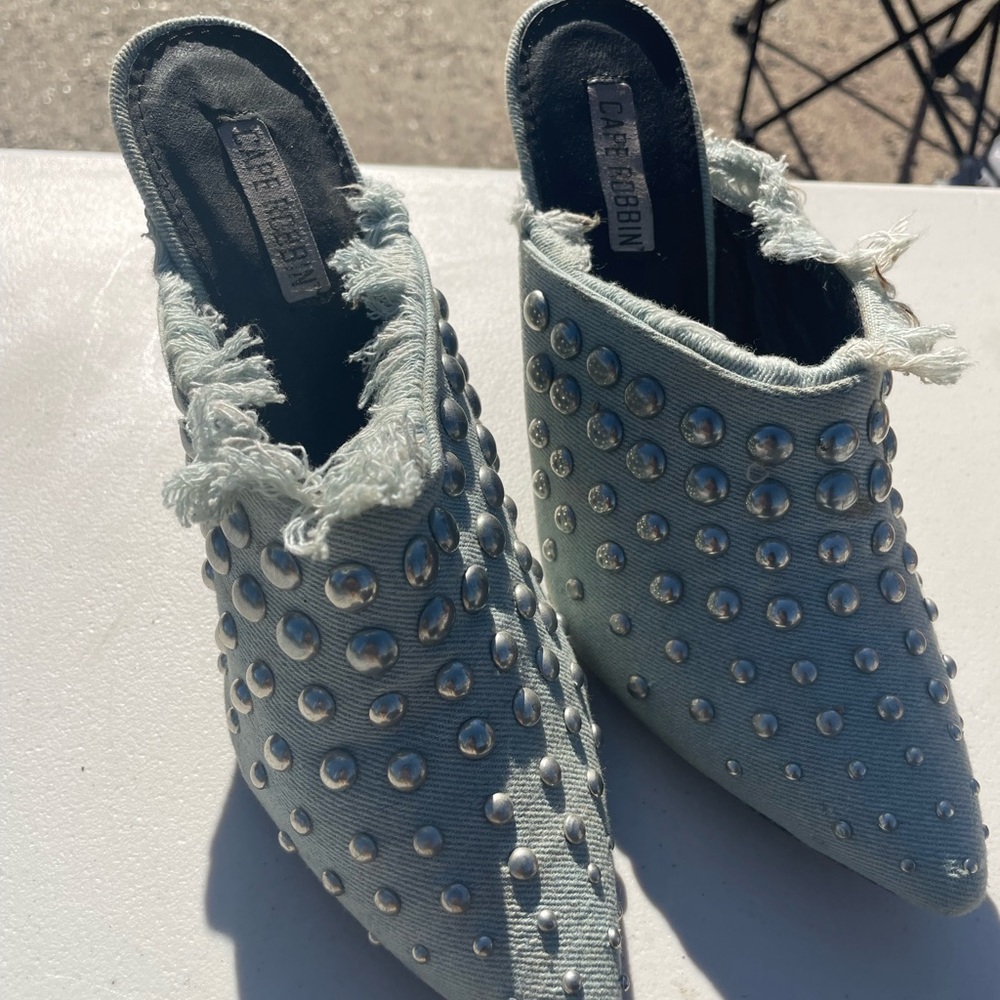 Denim clog style